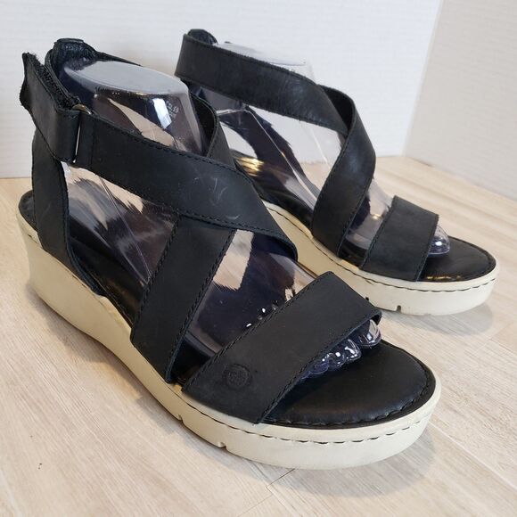 Born Deshka Black Leather Gladiator Sandal Size 9 CrissCross Straps - Picture 1 of 7